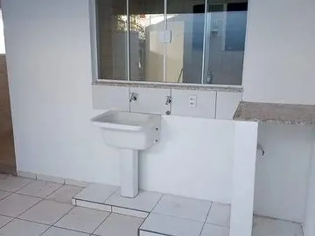 Imagem: A casa possui 3 Dormitórios, 3 Banheiros, 165m² de Área