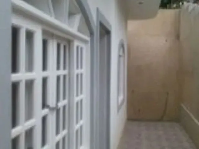 Imagem: A casa possui 2 Dormitórios, 1 Banheiro, 1 Vaga na