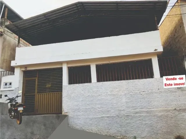 Imagem: Casa com 3 Quartos À Venda, 240 M²