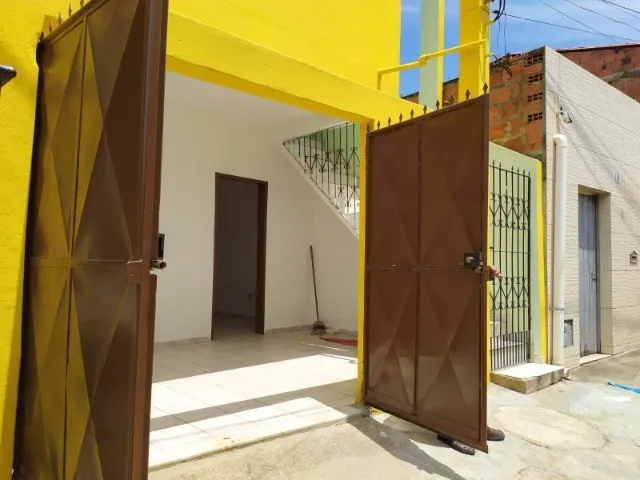 Imagem: A casa possui 2 Dormitórios, 1 Banheiro, 1 Vaga na