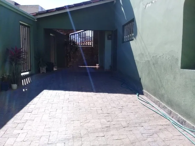 Imagem 5: Excelente Casa em Lote com Área de 203 M² em Itaúna com Ponto...