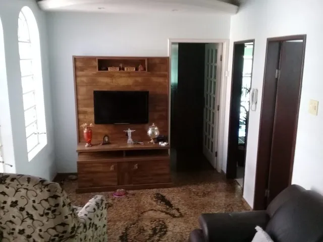 Imagem 9: Excelente Casa em Lote com Área de 203 M² em Itaúna com Ponto...