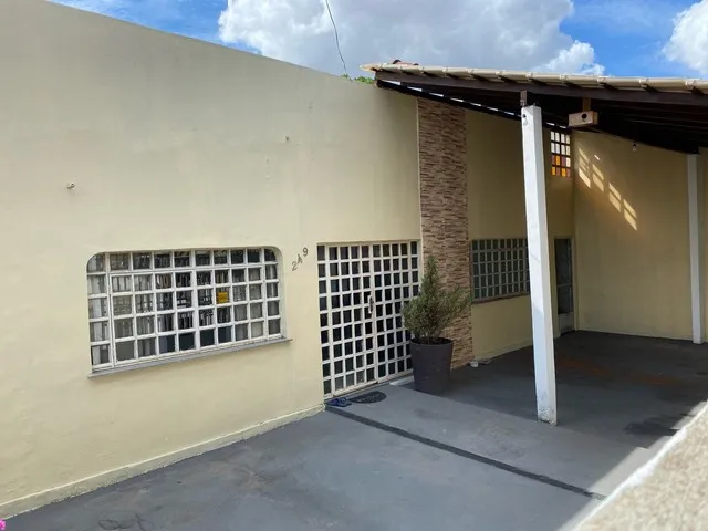 Imagem: Vende-Se Casa Buritis na Avenida dos Bandeirantes