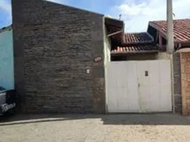 Imagem: A casa possui 2 Dormitórios, 1 Banheiro, 1 Vaga na