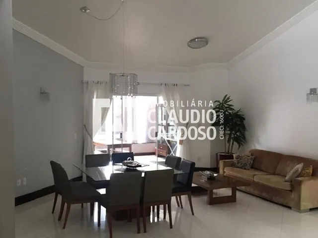 Imagem: Casa À Venda na Rua Jacy Flores, Nº 10
