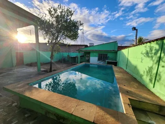 Imagem: Casa Linear com Quintal Amplo, Piscinão