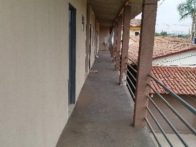 Imagem 1: Kitnet, Barracão no Bairro Goiá