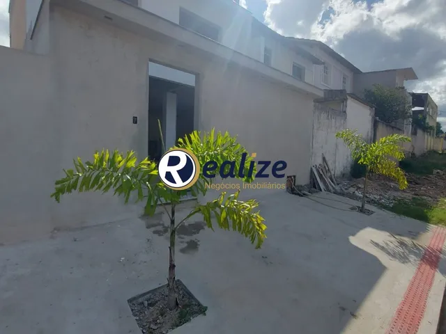 Imagem: Casa Duplex Composta por 2 Quartos com Área