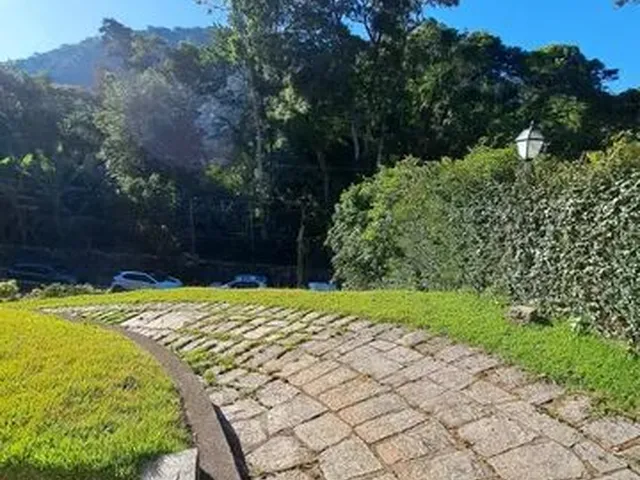 Imagem 8: Casa Ampla e Ensolarada no Centro de Petrópolis