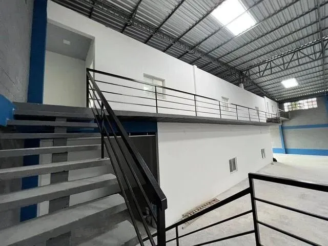 Imagem 2: Aluga-Se Galpão,1000 M2 de Área Construída, Próximo a Av, das Torres!