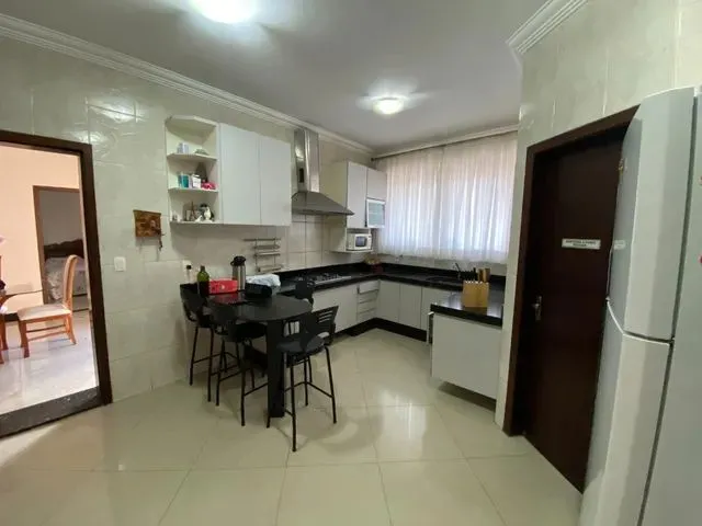 Imagem 7: Casa com 5 Dormitórios À Venda em Contagem