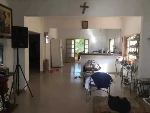 Imagem 2: Vendo Essa Casa no Bairro André Carloni