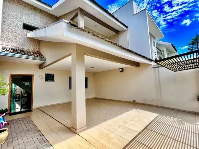 Imagem: Sobrado com 3 Dormitórios À Venda, 179