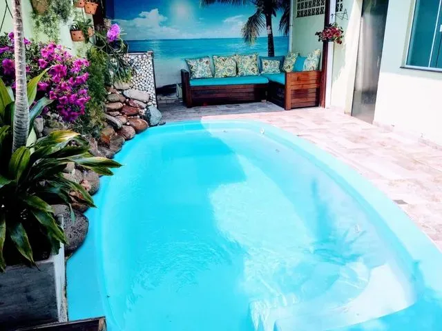 Imagem: Casa com 4 Quartos e Piscina a 300M da Praia