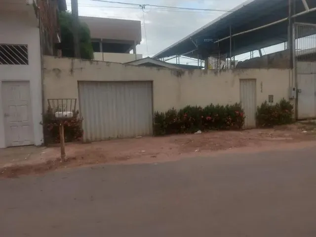 Imagem: A casa possui 2 Dormitórios, 2 Banheiros, 1 Vaga na