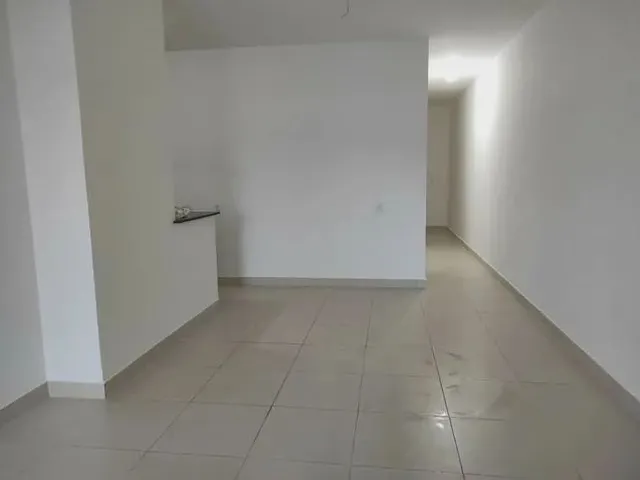Imagem: A casa possui 3 Dormitórios, 2 Banheiros, 1 Vaga na