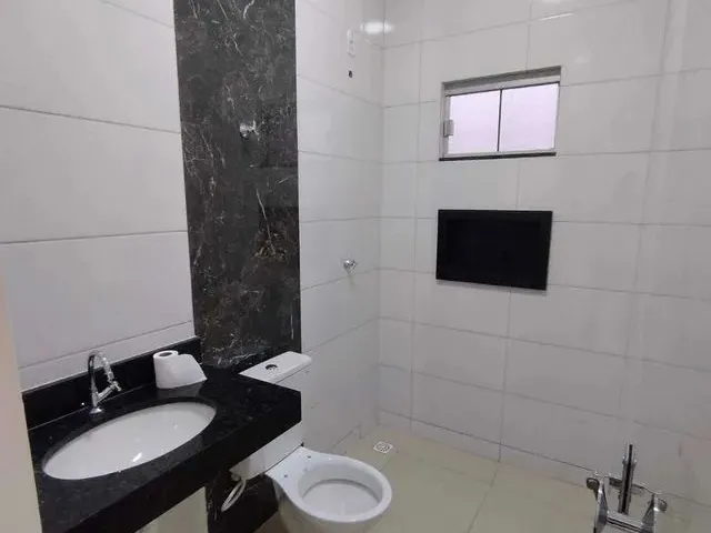 Imagem 2: Casa para Venda Possui 102 Metros Quadrados com 3 Quartos em Parque Eldorado Oeste