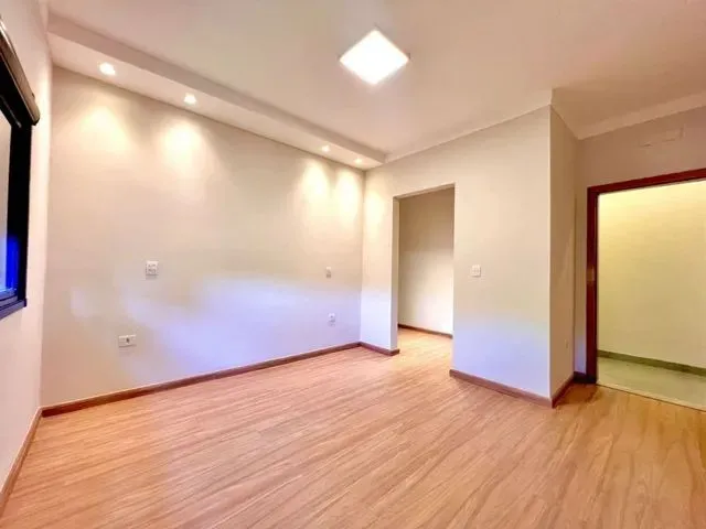 Imagem 10: Casa com 1 Suíte com Closet e 2 Dormitórios À Venda, 128 M² Construção e 183 M2
