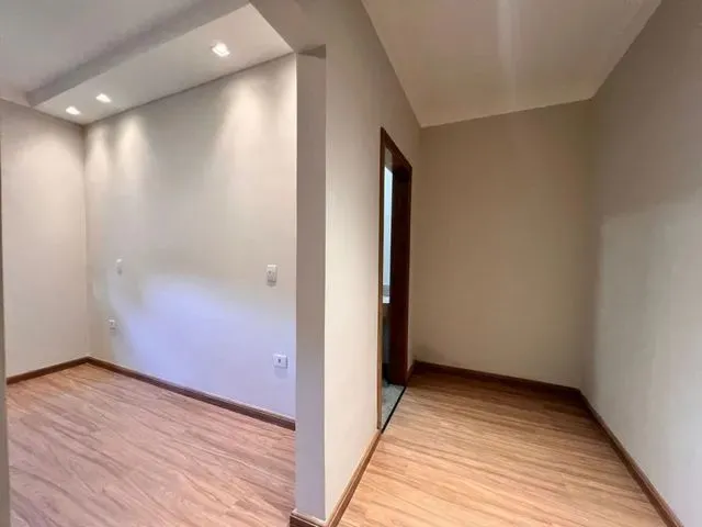Imagem 11: Casa com 1 Suíte com Closet e 2 Dormitórios À Venda, 128 M² Construção e 183 M2