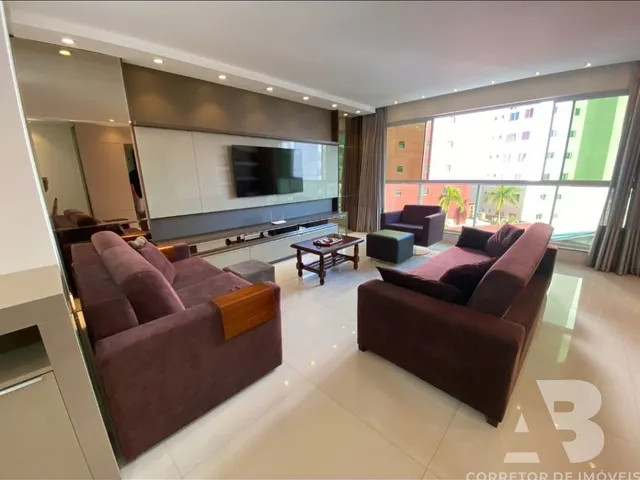 Imagem 3: Imóvel de Luxo no Centro de Balneário Camboriú-Sc: 3 Quartos, 3 Suítes, 3 Salas, 4 Vagas de Garagem, 230M² de Área
