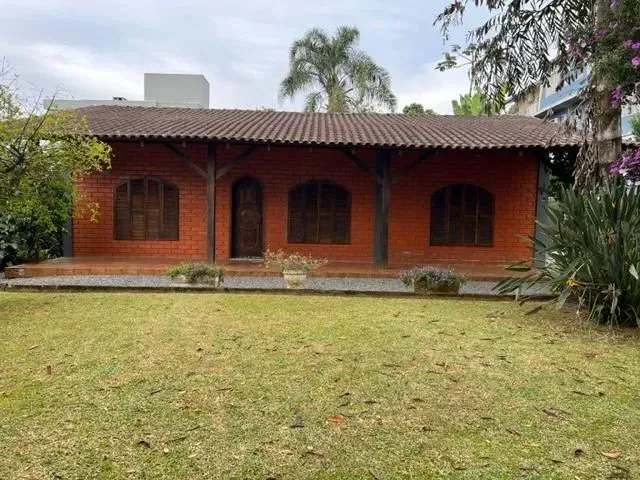 Imagem: Casa no Glória com 3 Quartos para Locação