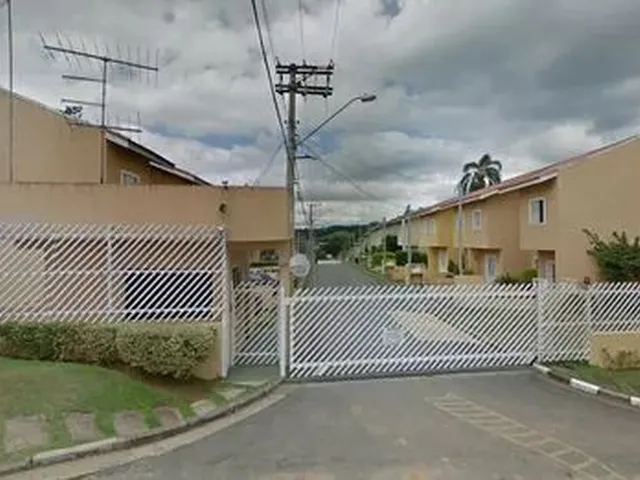 Imagem: A casa possui 2 Dormitórios, 1 Suíte, 2 Banheiros, 2