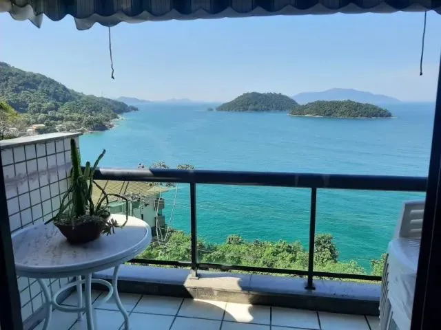 Imagem: O apartamento possui 2 Dormitórios, 1 Suíte, 2 Banheiros,