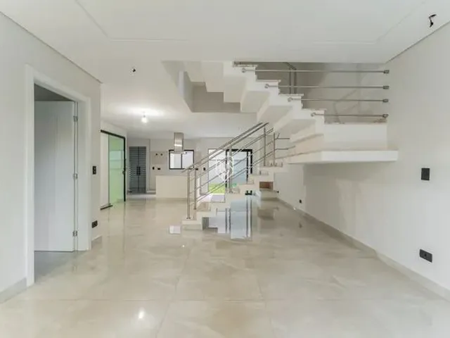 Imagem 2: Casa em Condomínio Fechado, 04 Suítes, Hidromassagem, Uberaba, Curitba
