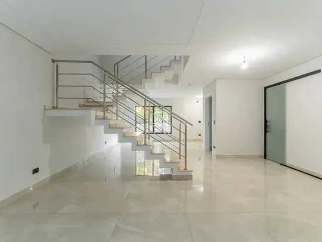 Imagem 9: Casa em Condomínio Fechado, 04 Suítes, Hidromassagem, Uberaba, Curitba