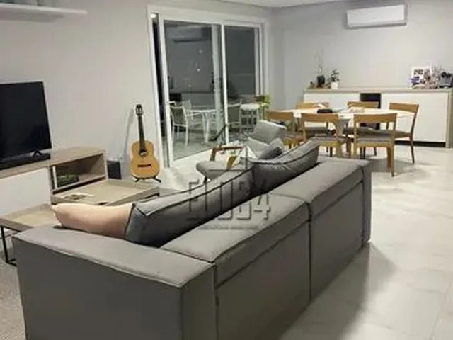 Imagem: Apartamento com 3 Dormitorio(S) Localizado(A)