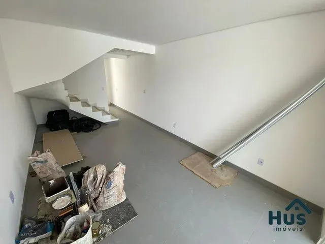 Imagem 4: Oportunidade! Casa Geminada Independente com 2 Quartos, Suítes com Varanda e 2 Vagas No