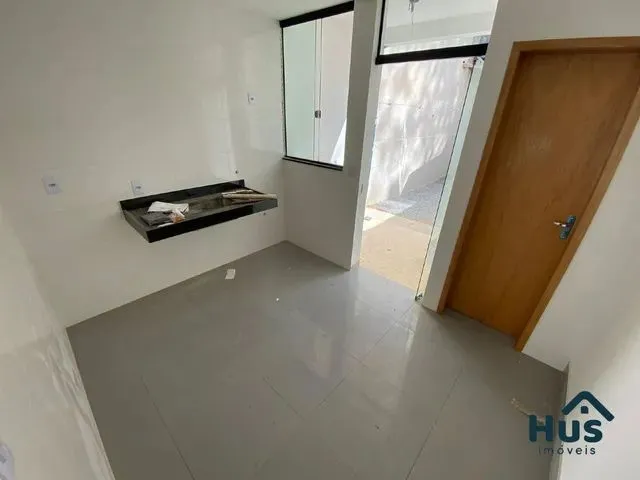 Imagem 7: Oportunidade! Casa Geminada Independente com 2 Quartos, Suítes com Varanda e 2 Vagas No