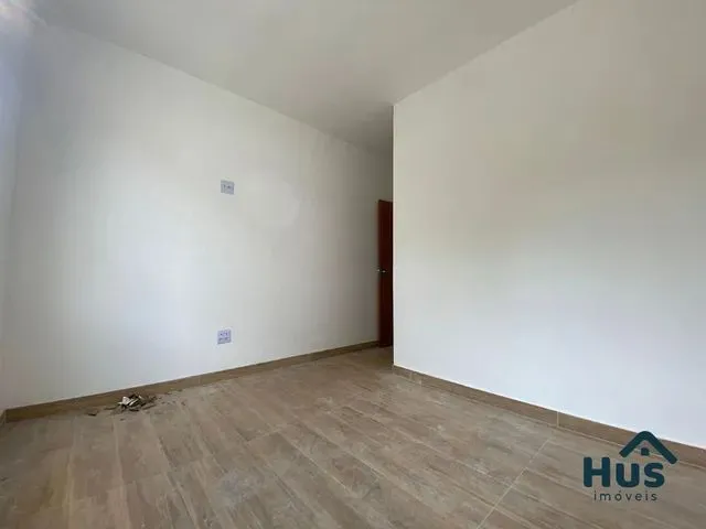 Imagem 12: Oportunidade! Casa Geminada Independente com 2 Quartos, Suítes com Varanda e 2 Vagas No