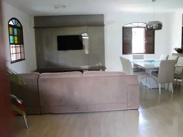 Imagem 1: Casa com 4 Dormitórios À Venda em Contagem