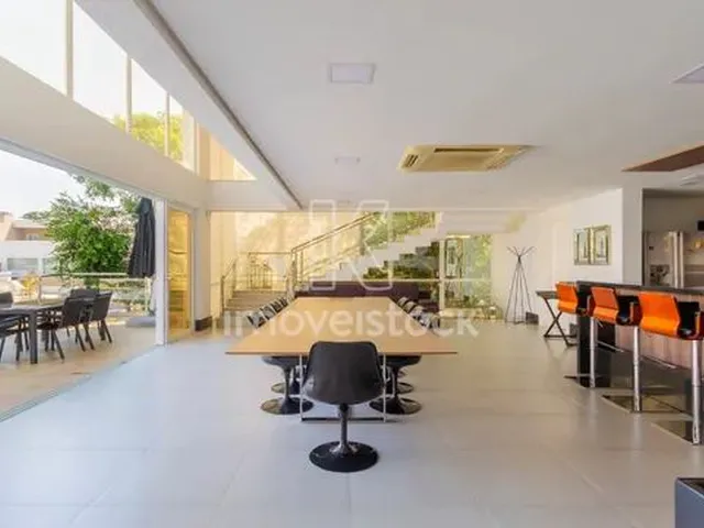 Imagem 5: Casa Emocionante com Design Espetacular!