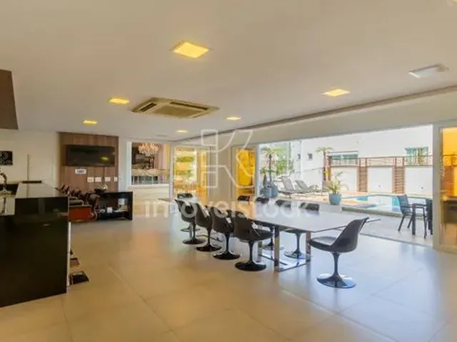 Imagem 7: Casa Emocionante com Design Espetacular!