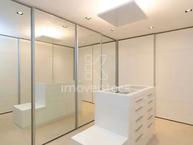 Imagem 15: Casa Emocionante com Design Espetacular!