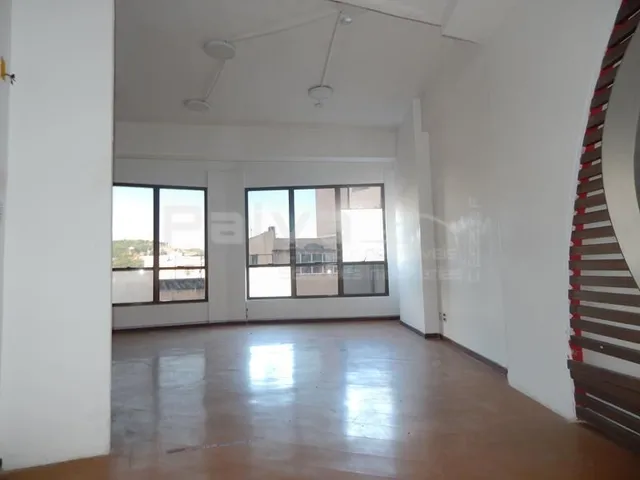 Imagem: Sala Comercial (40m²), com banheiro com
