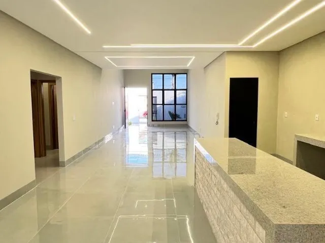 Imagem: A casa possui 3 Dormitórios, 3 Suítes, 4 Banheiros, 4 Vagas