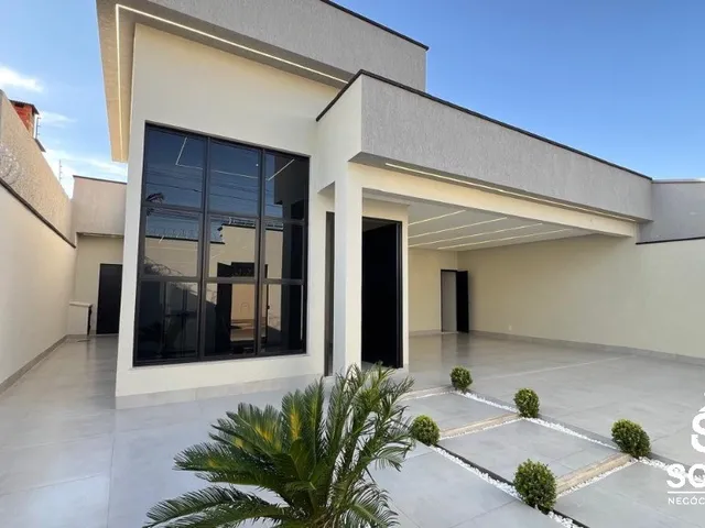Imagem: A casa possui 3 Dormitórios, 3 Suítes, 4 Banheiros, 4 Vagas