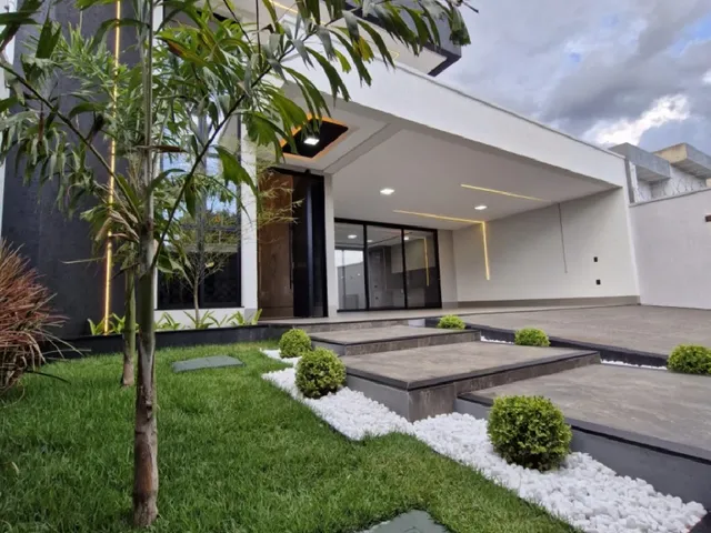 Imagem: A casa possui 4 Dormitórios, 4 Suítes, 5 Banheiros, 3 Vagas