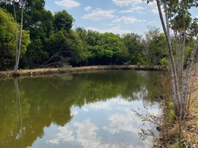 Imagem: A fazenda possui 2 Dormitórios, 2 Banheiros e está localizado