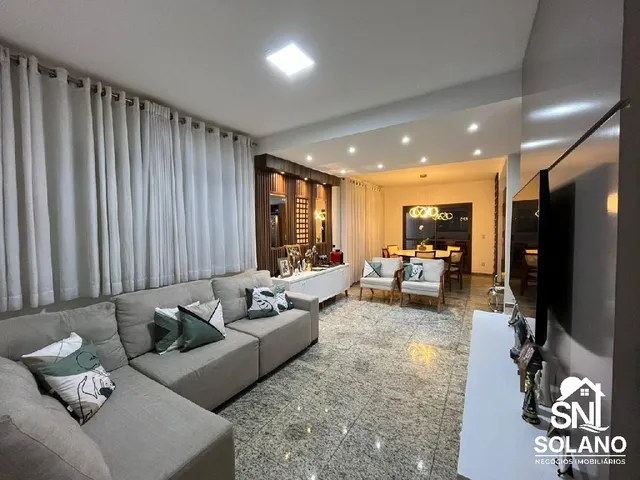 Imagem: A casa possui 3 Dormitórios, 1 Suíte, 3 Banheiros, 2 Vagas