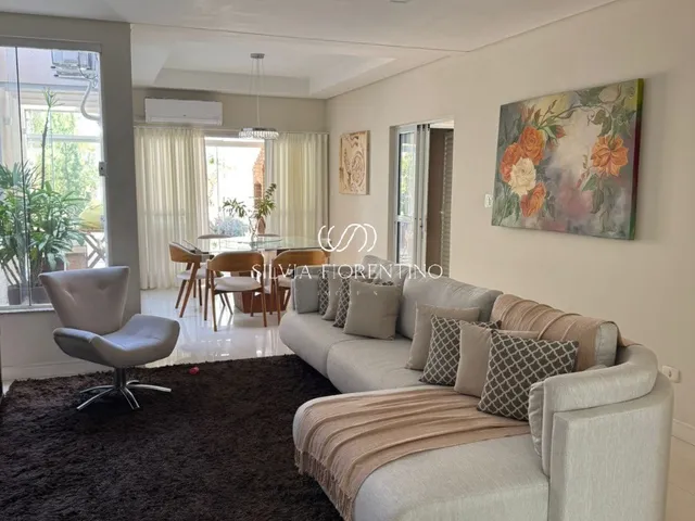 Imagem: Casa em Condomínio de Luxo com 4 Suítes