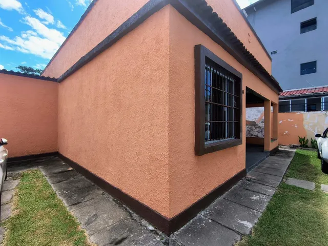 Imagem 2: Casa para Venda em Saquarema, Boqueirão, 5 Dormitórios, 1 Suíte, 3 Banheiros, 12 Vagas