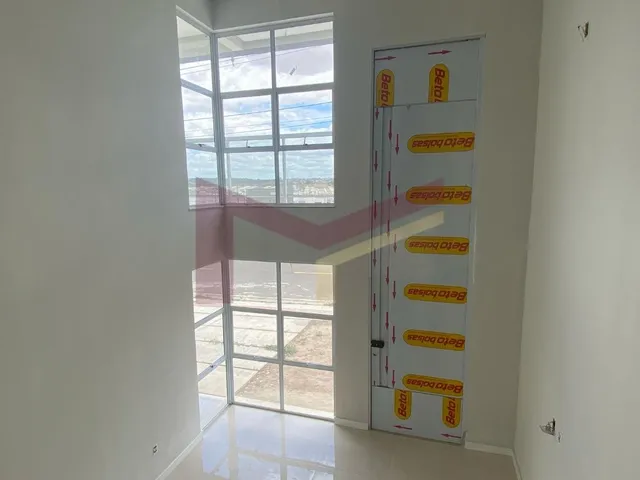 Imagem 2: Sobrado em condomínio com 04 suítes