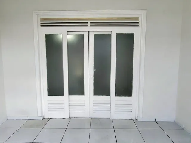Imagem 5: Casa à venda de esquina na Ponta Grossa, 3/4, sala ampla, garagem e DCE, 323m2