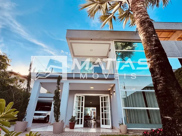 Imagem: Impecável Casa de 4 Quartos na Praia do