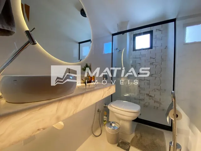 Imagem 2: 5 QUARTOS / 3 SUÍTES / 2 VAGAS DE GARAGEM COM CAPACIDADE PARA 4 VEÍCULOS