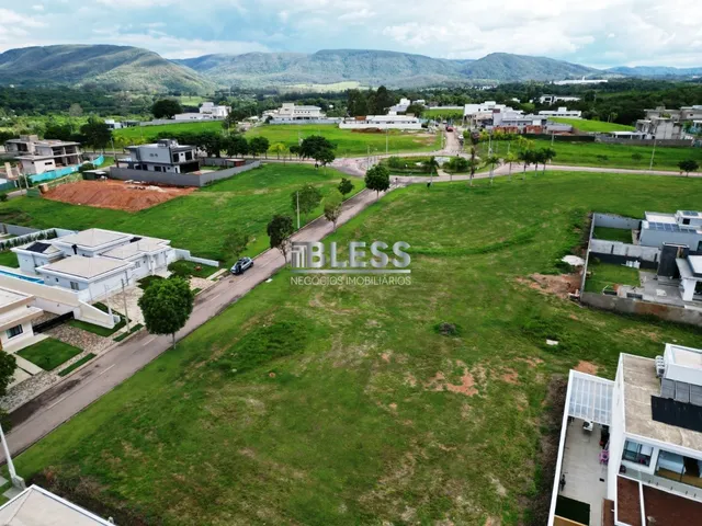 Imagem: O terreno possui 800m² de Área e está localizado em